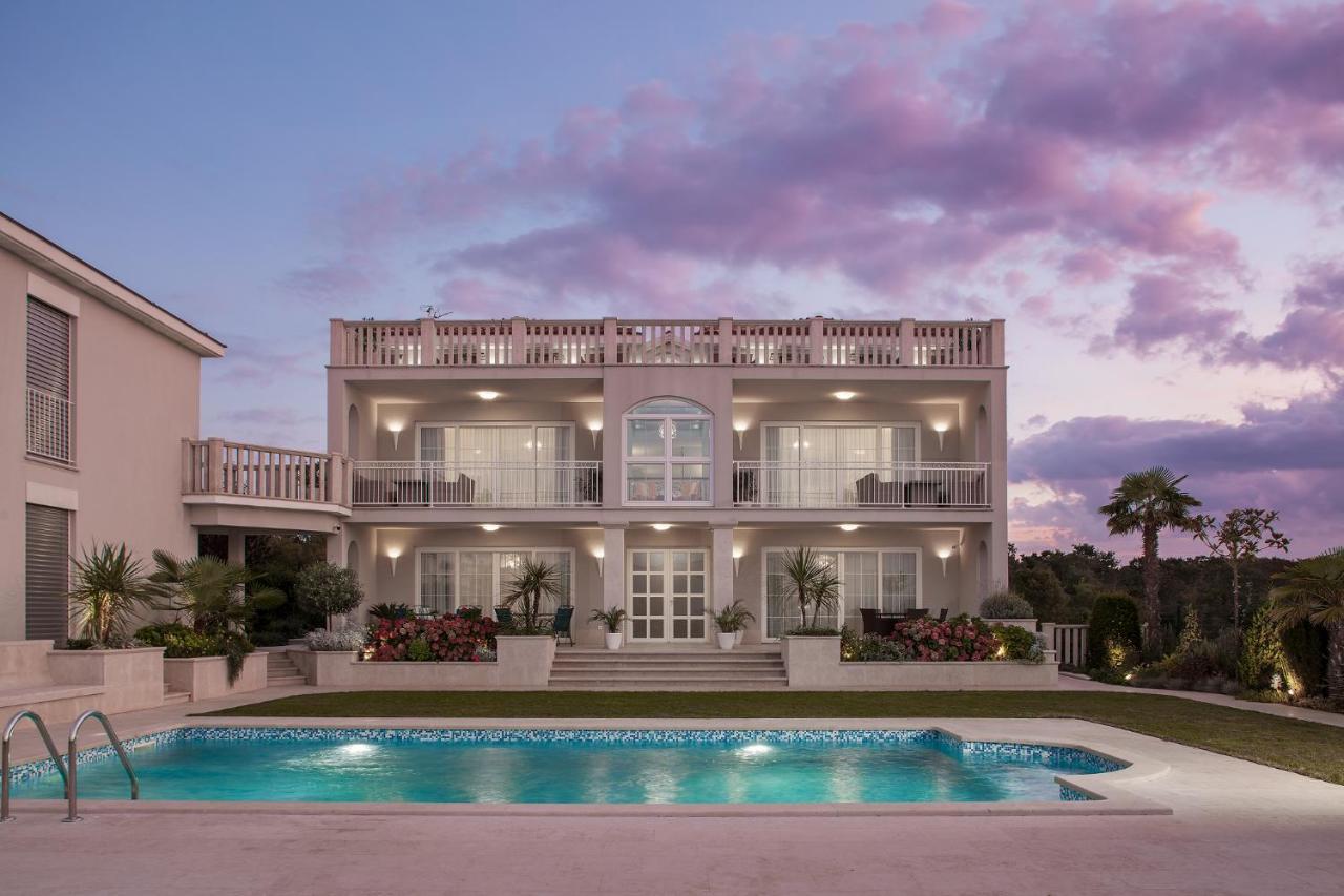 Luxury Apartments Vila Carissa Malinska Bagian luar foto